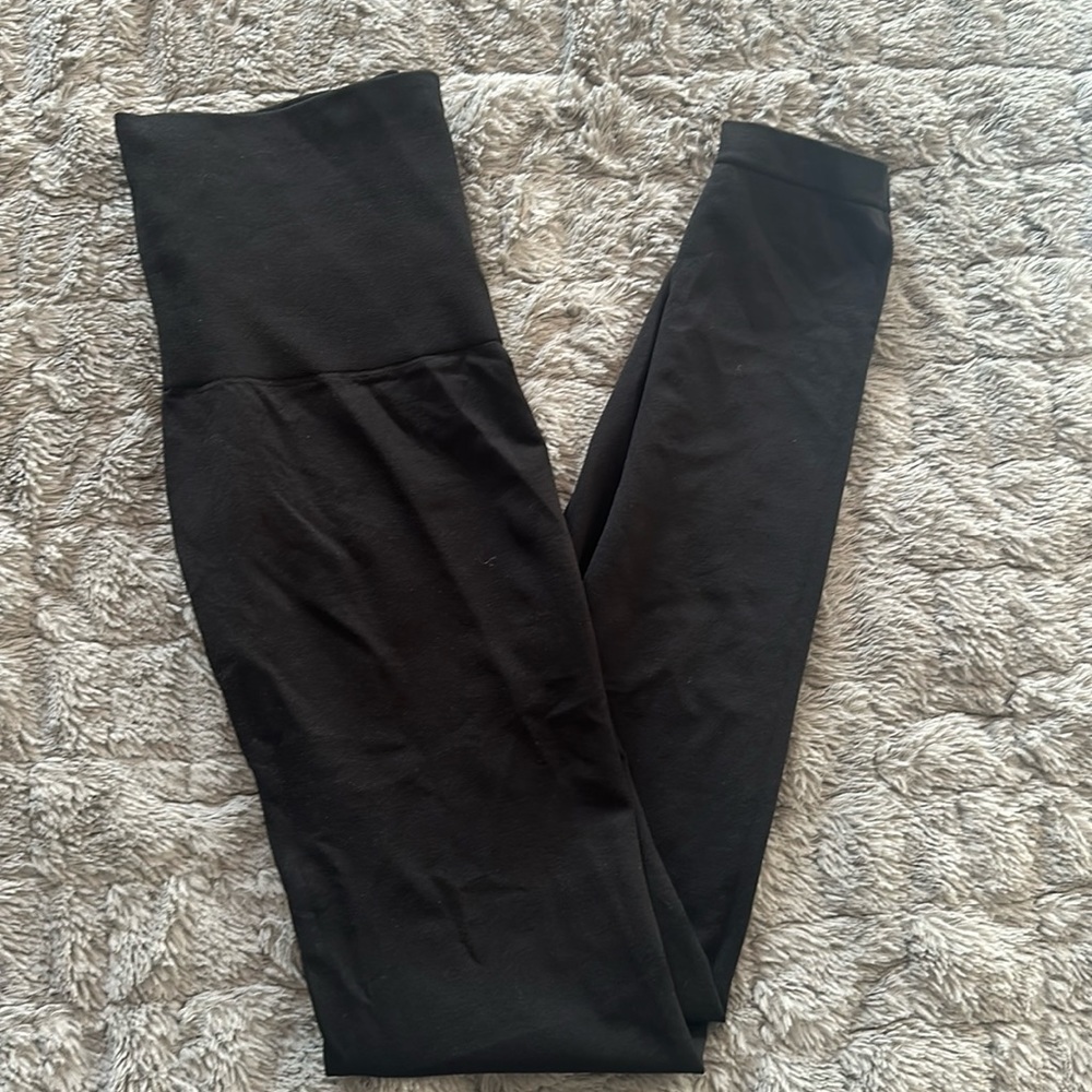 Spanx takes off leggings, size large